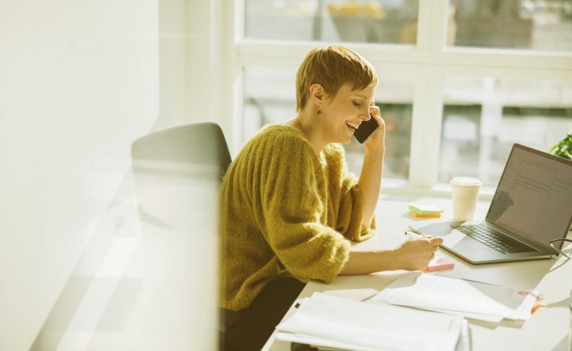 Detailed technical analysis during a webinar session